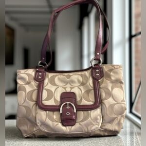 Coach Campbell  EUC Khaki Burgundy Campbell Signature Belle Bag Purse F25294